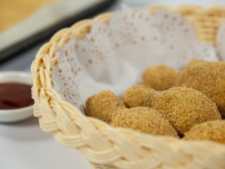 10、愚人节鸡腿蛋糕,是不是很像炸鸡腿。