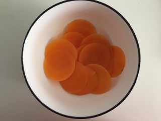 17、沙拉花束,可以放热水里煮软，也可以用盐腌制软