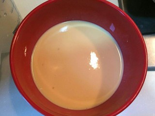 7、不输老爷爷家de全蛋蛋挞,轻轻混合均匀。