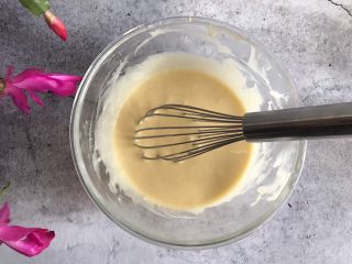 9、甜甜圈????烤箱版,搅拌均匀,静止5-10分钟