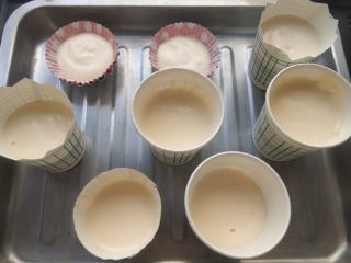 11、盒子蛋糕(海绵蛋糕),挤入模具