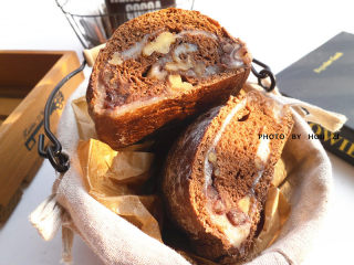 14、可可麻薯夹心软欧,