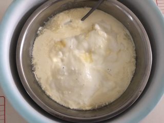 12、胜过冰淇淋蛋糕的「奥利奥冻芝士蛋糕」,将大杂烩隔水融化。