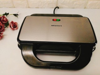 13、快手早餐+葱香黄金馒头片,盖上盖子