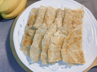 15、香蕉飞饼,这个做法还可以做苹果飞饼，菠萝飞饼等等，味道都很好。大家可以试一试