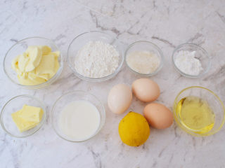 1、半熟芝士蛋糕,准备好材料