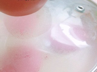 8、宝宝版马卡龙,8.盖上盖子，大火蒸15分钟。