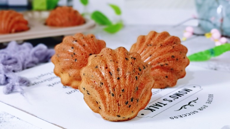 黑芝麻玛德琳蛋糕