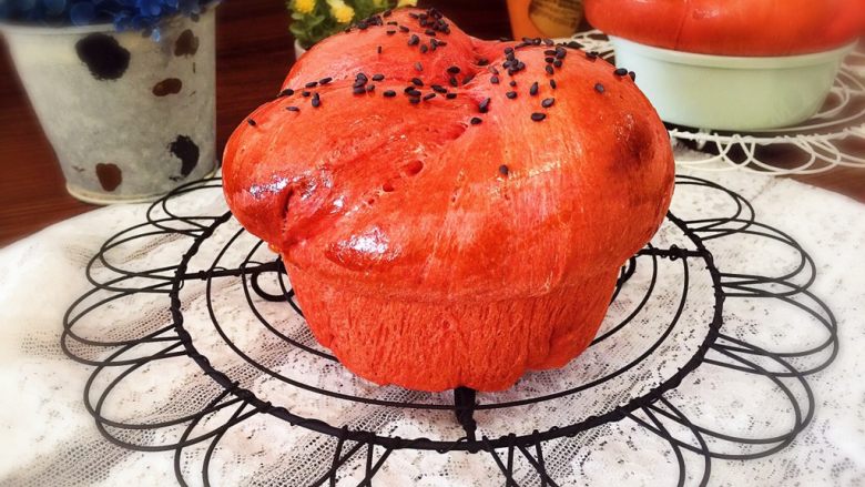 吃掉一朵花红丝绒花儿面包