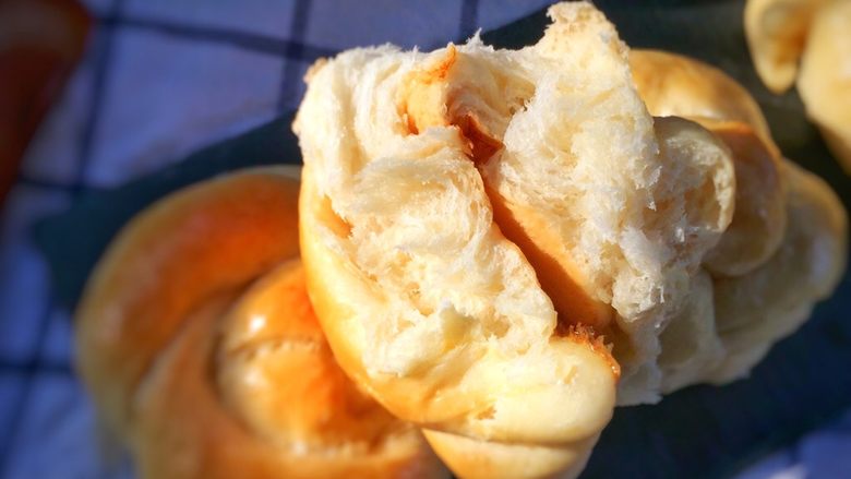 超级松软的炼乳小面包