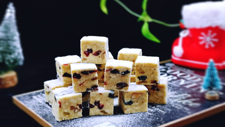 预热圣诞节蔓越莓雪花酥
