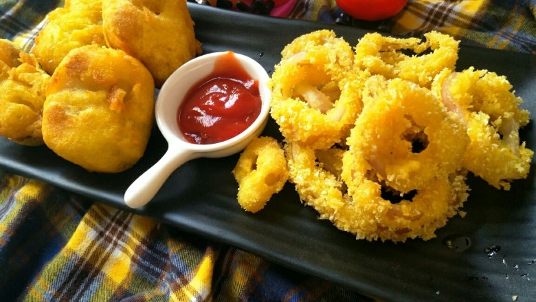 小食拼盘之酥炸巴沙鱼洋葱圈篇