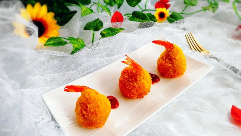 圆土豆凤尾土豆虾球