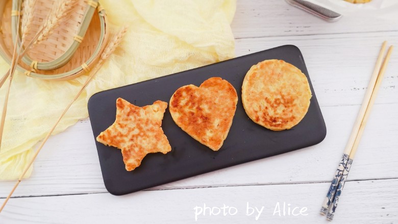 百变水果秋梨鸡蛋饼