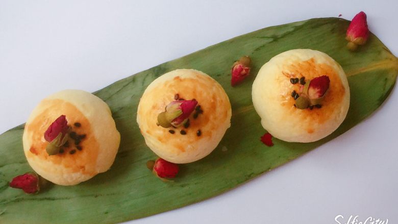 没错高筋粉也能做蛋黄酥