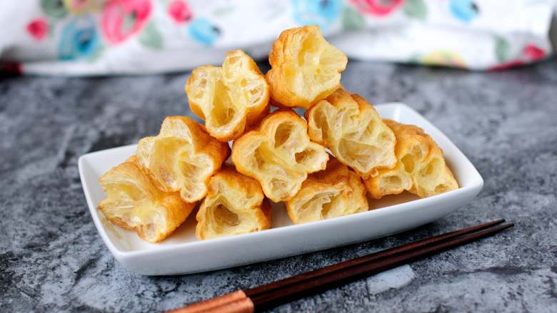 家常油条怎么炸老师傅分享的方子让你在家轻松做出好吃的油条