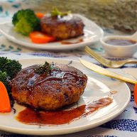 食二星座日式汉堡香酥肉饼附红酒酱汁的做法