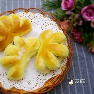 金黄色的花瓣雨