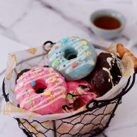 巧克力蛋糕甜甜圈