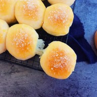 椰蓉牛奶小面包