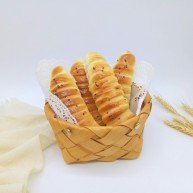 甜味毛毛虫豆沙面包