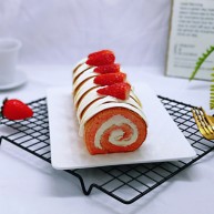 红丝绒草莓奶油蛋糕卷下午茶必备甜品