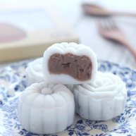 玫瑰栗蓉冰皮月饼