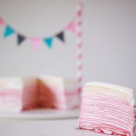 红丝绒渐变千层蛋糕