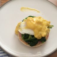 班尼迪克蛋英式马芬水波蛋荷兰酱做法