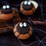 万圣节甜甜圈蜘蛛蛋糕