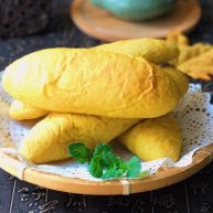 胡萝卜拉丝芝士餐包