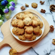 芝麻核桃一口酥