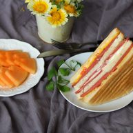 番茄鸡蛋三明治