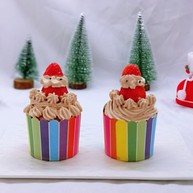 圣诞老人可可草莓杯子蛋糕