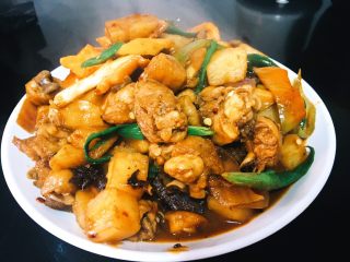 23、大盘鸡,汤汁干了,一盘大盘鸡就大功告成了