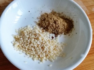 2、茄香麻婆豆腐,滑溜爽嫩,白芝麻,花椒粉