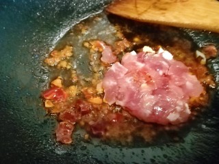 11、茄香麻婆豆腐,滑溜爽嫩,倒入肉末