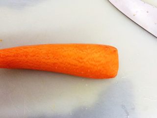 5、苹果滋养汤,红萝卜去皮