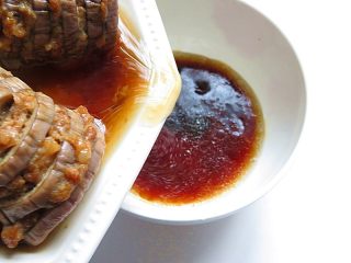 9、风琴版茄香酿肉,蒸茄子的汤汁也倒入调味汁里