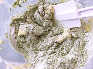 9、麦芬蜜豆粽,粉类混合均匀再次过筛加入黄油糊中