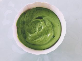 16、麦芬蜜豆粽,表面也挤好面糊，大约7、8分满