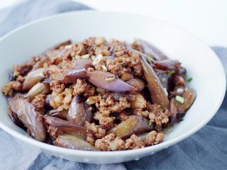 16、蒜泥肉末茄子,出锅