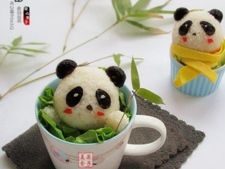 15、熊猫杯子减肥便当,杯子熊猫完成了,是不是很可爱?