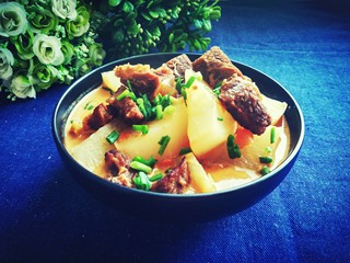 1、一锅炖  番茄萝卜炖牛腩,成品图来一张，美美哒！