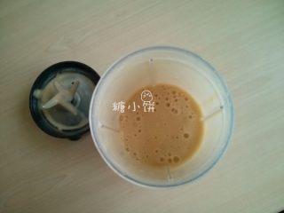 5、【斑纹豆沙莲蓉月饼】自制红豆沙+白莲蓉,连水带莲子一起倒入搅拌机中打成浆状