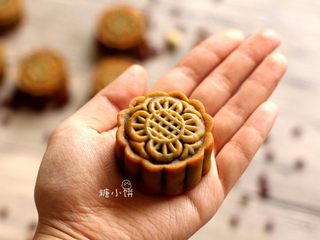 25、【斑纹豆沙莲蓉月饼】自制红豆沙+白莲蓉,成品~