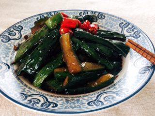 16、脆皮酱黄瓜,成品图。
