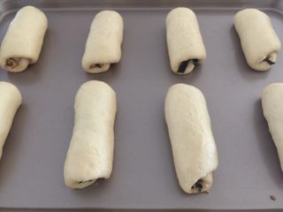 9、肉松面包(波兰种),从上往下卷