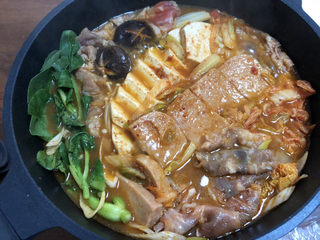 13、部队火锅,然后就是煮煮煮啦，汤不用特别多，煮了白菜那些就蔫了