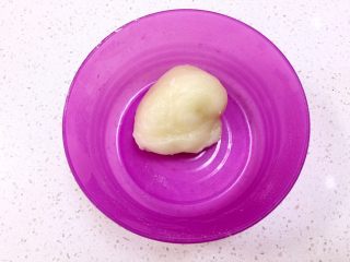 3、小鸡闹元宵,蒸熟后搅匀成团